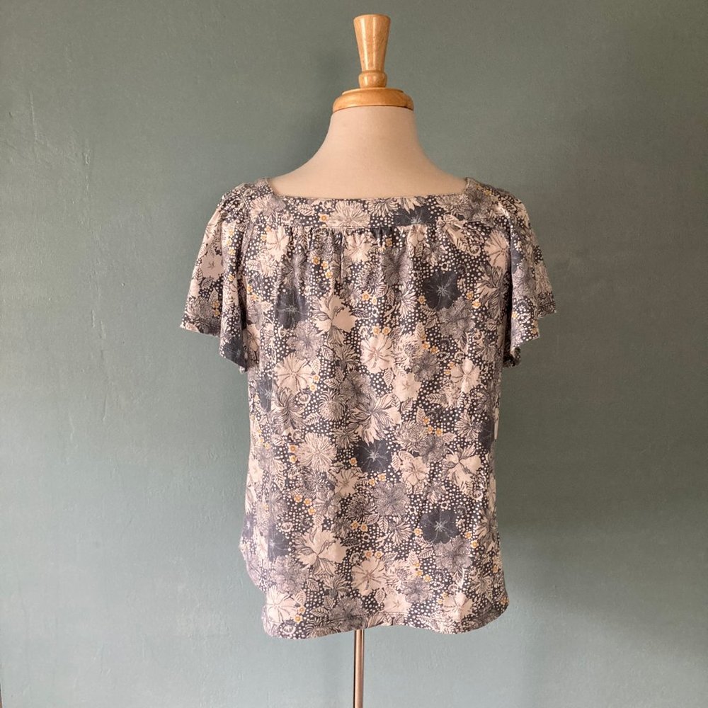 Loft Outlet short sleeve square neck butterfly sleeve top size medium - Picture 6 of 8